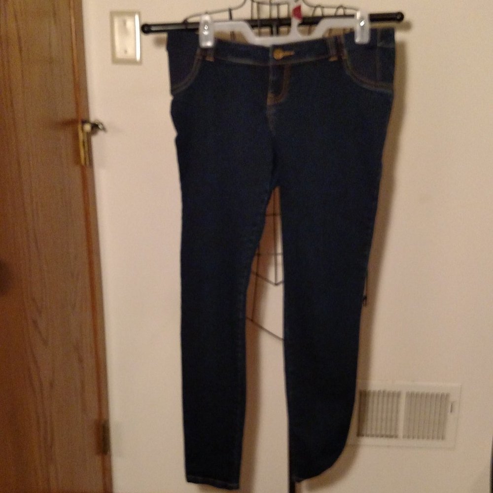 Liz Lange Maternity skinny jeans, in excellent condition, size S/P (4-6)